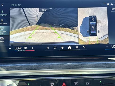 Used 2024 BMW 760i xDrive image 26