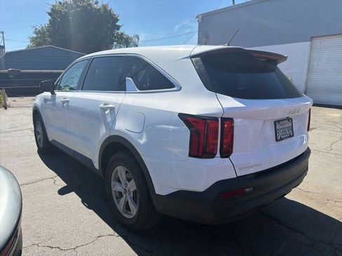 Used 2023 Kia Sorento LX FWD image 7
