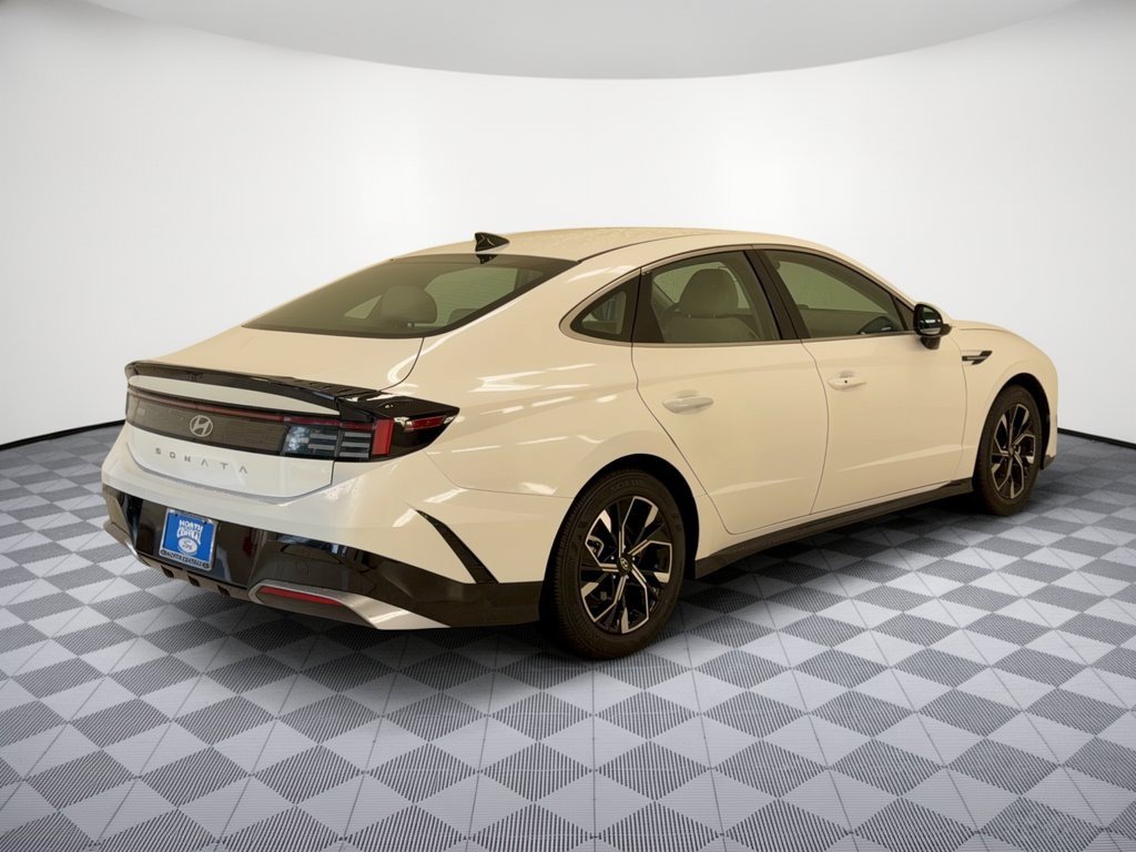 Used 2025 Hyundai Sonata SEL FWD image 9