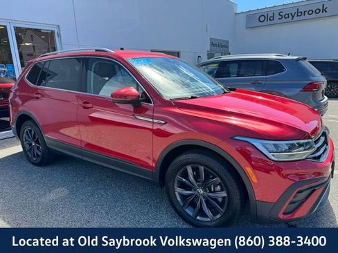 Certified 2022 Volkswagen Tiguan SE image 3