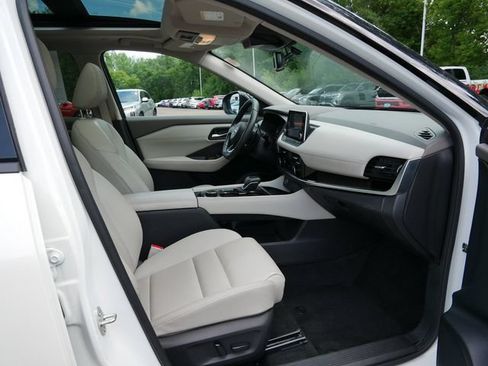 Used 2023 Nissan Rogue SL AWD/4WD image 8