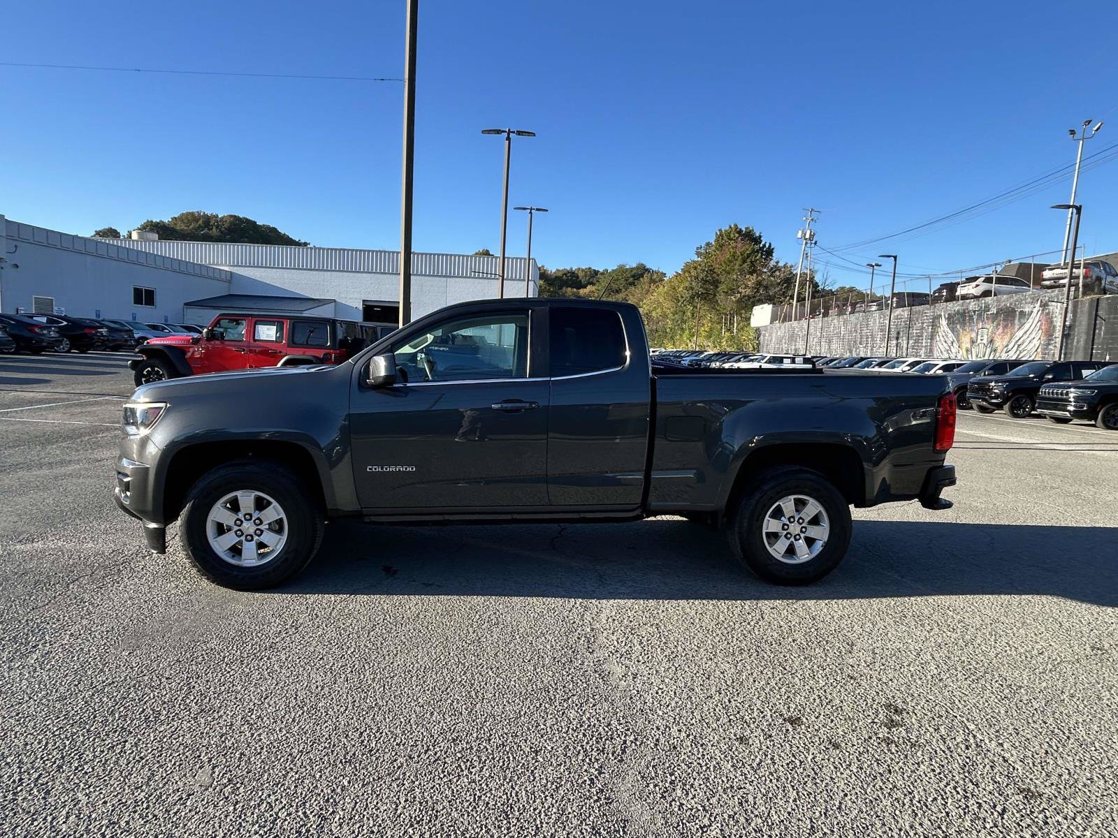 Used 2017 Chevrolet Colorado W/T w/ WT Convenience Package RWD image 4