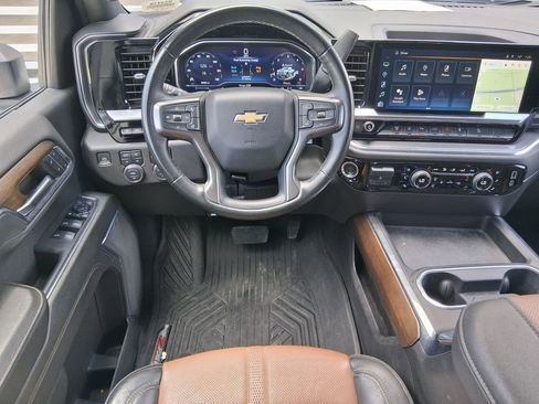 Used 2024 Chevrolet Silverado 2500 High Country w/ Technology Package image 10