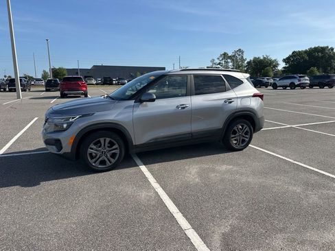 Used 2022 Kia Seltos S FWD image 11