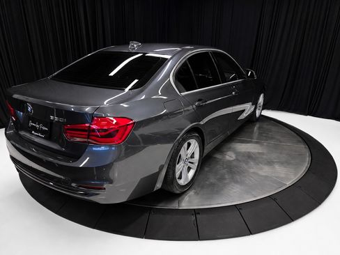 Used 2018 BMW 330i Sedan w/ Convenience Package RWD image 12