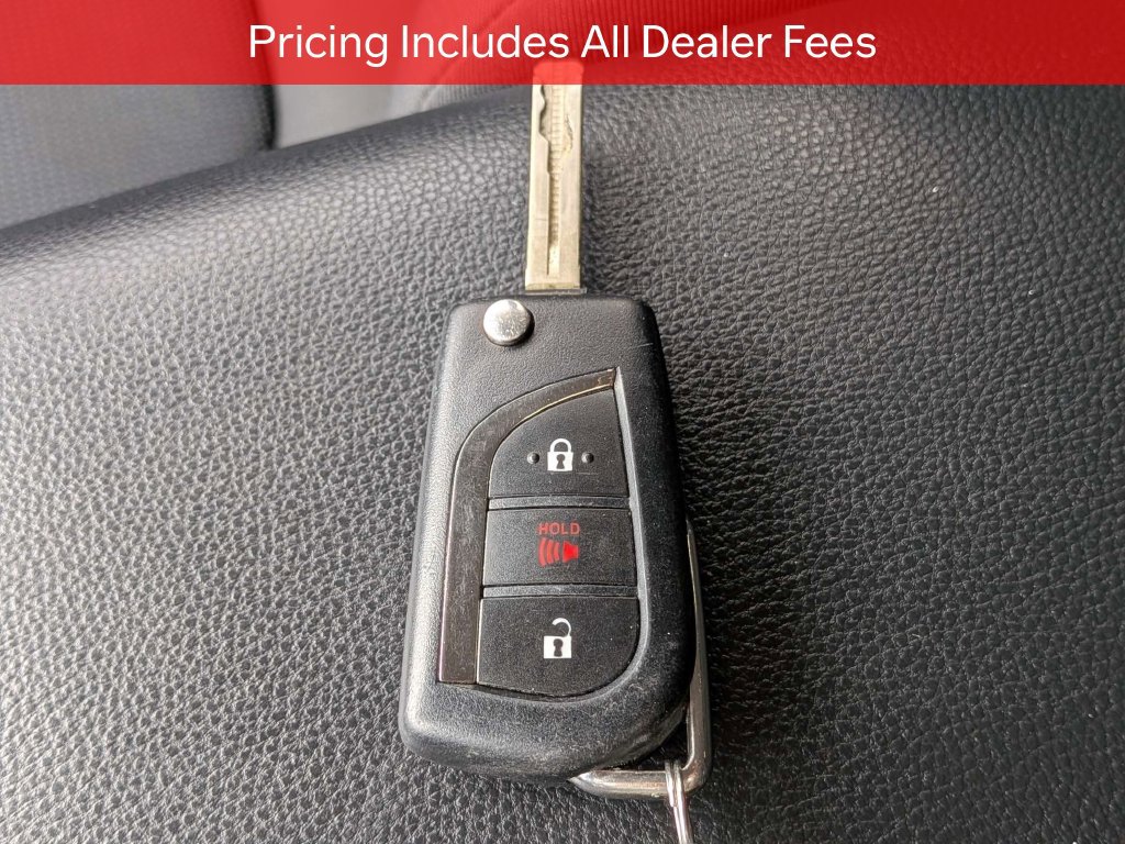 Used 2019 Toyota RAV4 LE FWD image 29