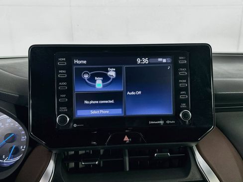 Used 2022 Toyota Venza XLE AWD/4WD image 21