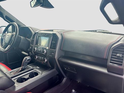 Used 2017 Ford F150 Lariat image 33