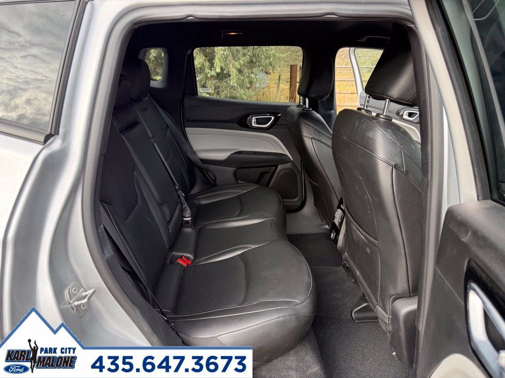Used 2025 Jeep Compass Limited AWD/4WD image 32