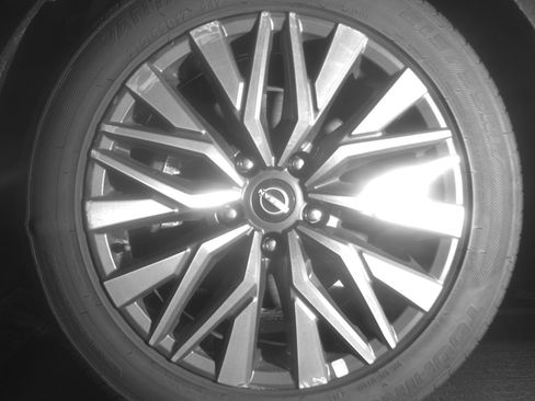 Used 2025 Nissan Altima 2.5 SV FWD image 12