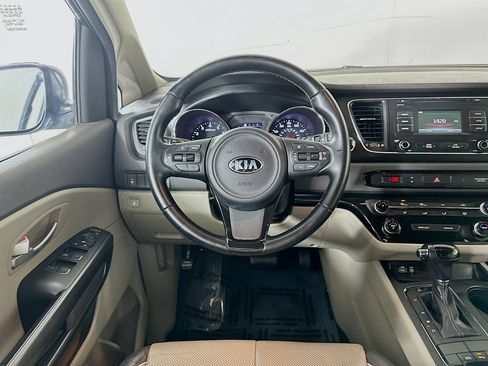 Used 2016 Kia Sedona LX w/ LX Essentials Premium Package image 20