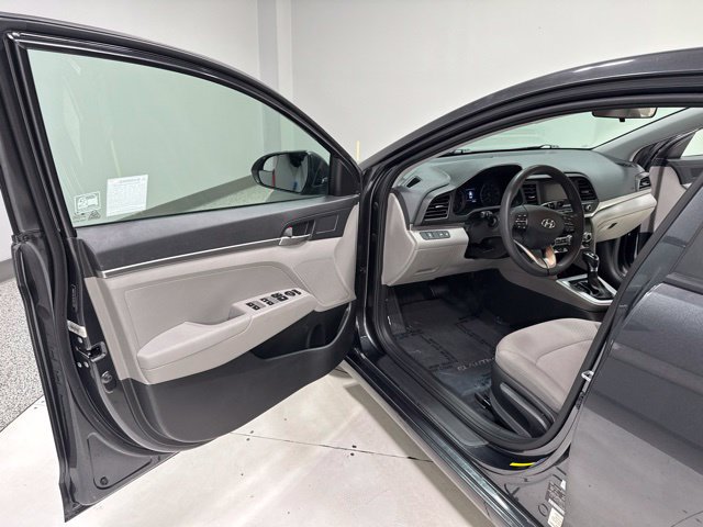 Used 2020 Hyundai Elantra SE FWD image 6