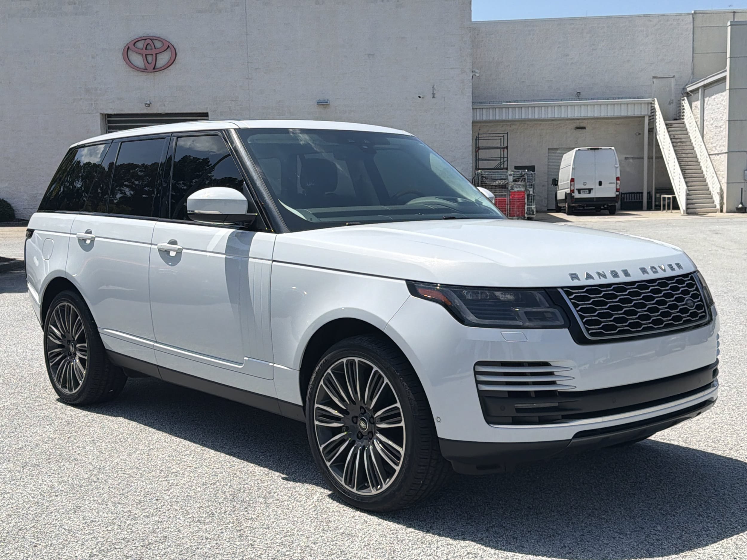 Used 2020 Land Rover Range Rover HSE AWD/4WD image 32