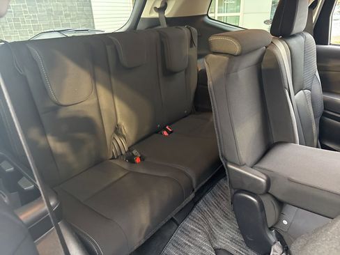 Used 2023 Subaru Ascent Premium image 21