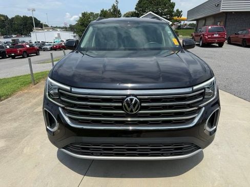 Used 2024 Volkswagen Atlas SE AWD/4WD image 3