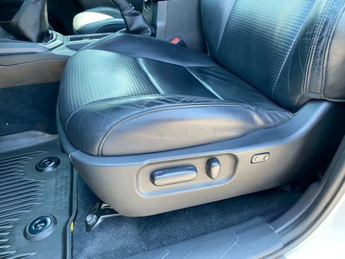 Used 2020 Toyota Tacoma TRD Off-Road w/ TRD Premium Off Road Package image 25