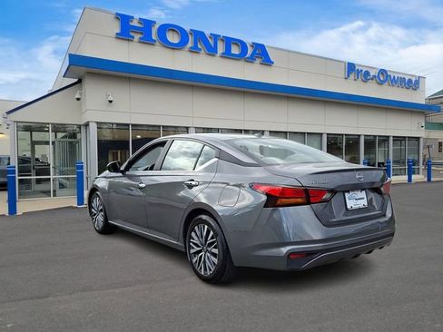 Used 2025 Nissan Altima 2.5 SV FWD image 6