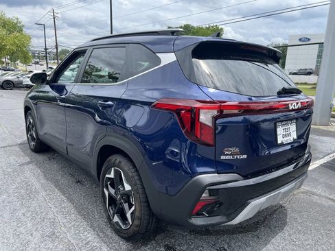 Used 2024 Kia Seltos EX FWD image 3