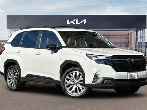 Used 2025 Subaru Forester Touring w/ Popular Package - Touring image 2