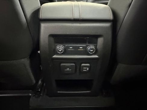 Used 2022 Chevrolet Traverse RS AWD/4WD image 26