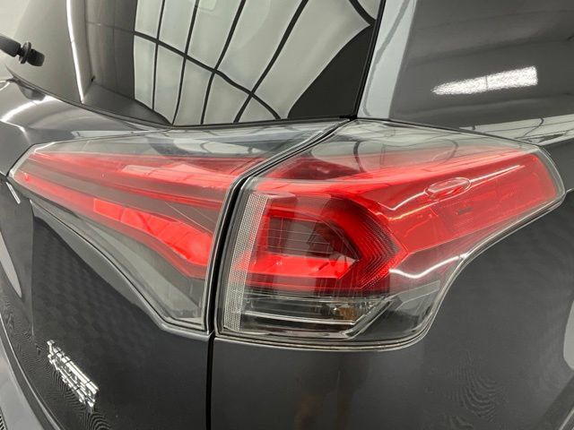 Used 2016 Toyota RAV4 Limited AWD/4WD image 28