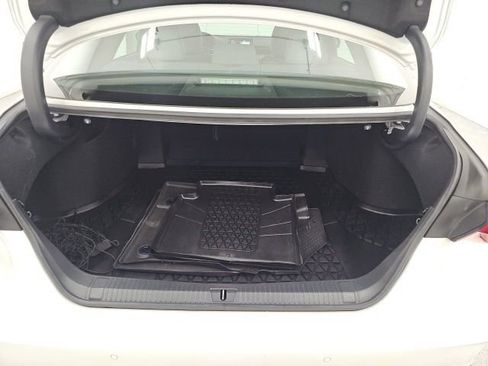 Used 2019 Toyota Avalon Limited image 33