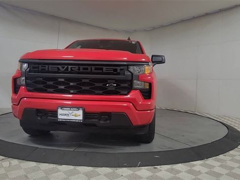 Used 2023 Chevrolet Silverado 1500 Custom image 3