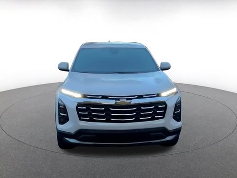 Used 2025 Chevrolet Equinox LT image 4