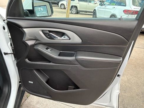 Used 2018 Chevrolet Traverse LT AWD/4WD image 17