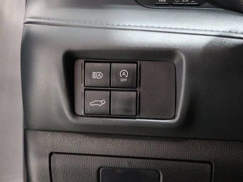 Used 2023 Toyota Highlander XLE FWD image 18