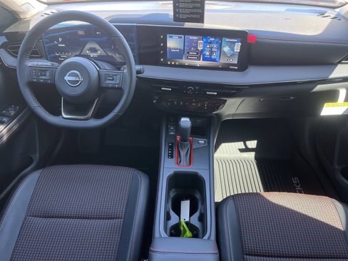 New 2026 Nissan Kicks SR FWD image 2