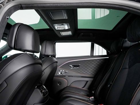 New 2025 Bentley Flying Spur Plug-In Hybrid image 24