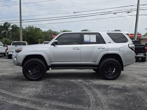 Used 2021 Toyota 4Runner SR5 AWD/4WD image 2