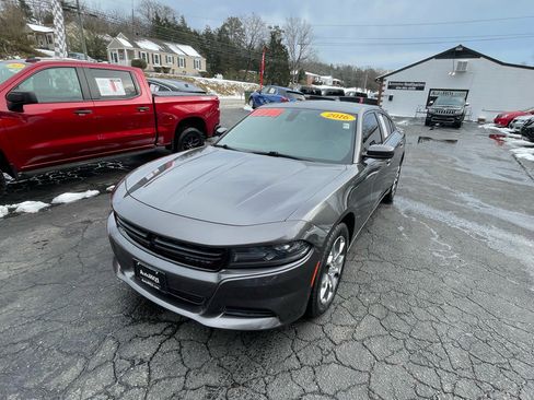 Used 2016 Dodge Charger SXT image 15