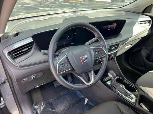 Used 2025 Buick Encore GX Preferred image 29