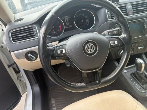 Used 2018 Volkswagen Jetta SE FWD image 10