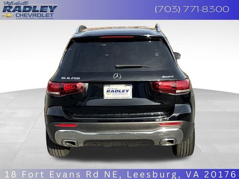 Used 2022 Mercedes-Benz GLB 250 4MATIC image 7
