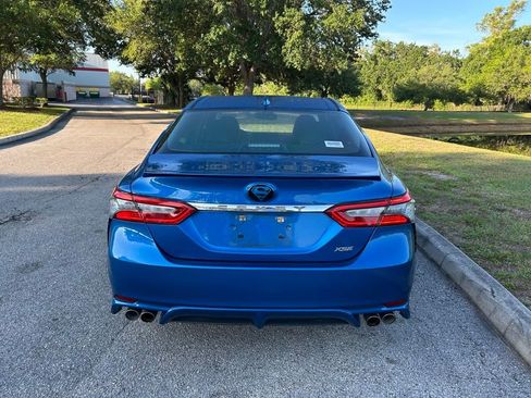 Used 2019 Toyota Camry XSE image 4