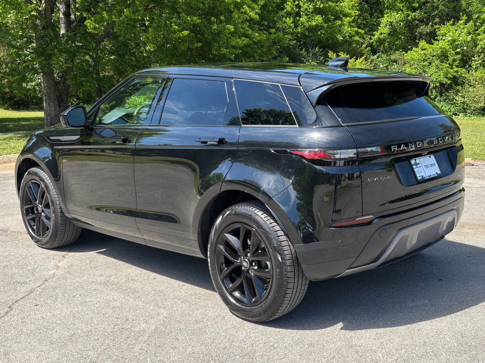 Used 2025 Land Rover Range Rover Evoque S AWD/4WD image 4
