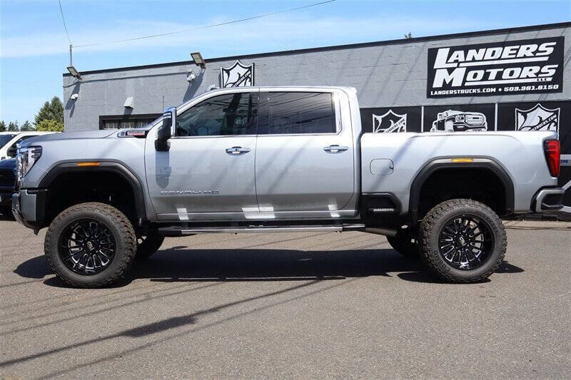 Used 2025 GMC Sierra 3500 Denali w/ Technology Package AWD/4WD image 2