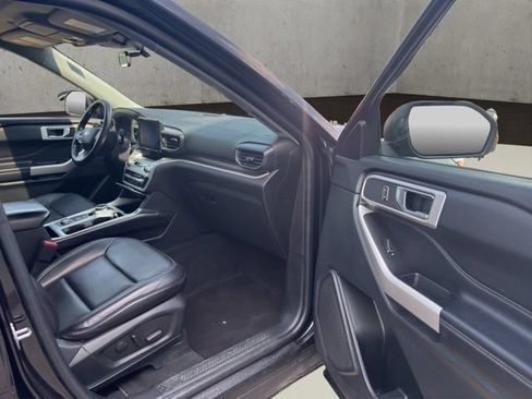 Certified 2022 Ford Explorer XLT AWD/4WD image 33