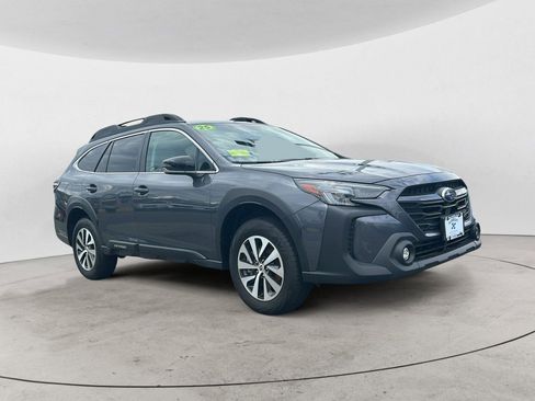 Certified 2025 Subaru Outback Premium AWD/4WD image 1