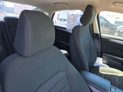 Used 2020 Ford Fusion SE FWD image 20