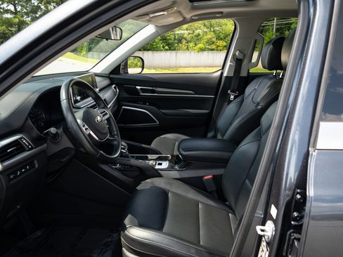 Used 2020 Kia Telluride S w/ S 8 Passenger Seating Package FWD image 14