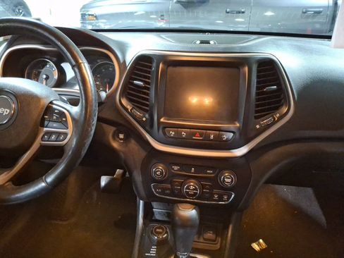 Used 2018 Jeep Cherokee Limited w/ Technology Group AWD/4WD image 14