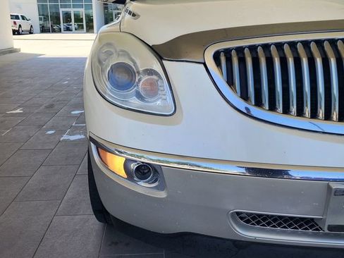 Used 2011 Buick Enclave CXL FWD image 4