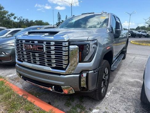 Used 2025 GMC Sierra 2500 Denali w/ Denali Reserve Package AWD/4WD image 4