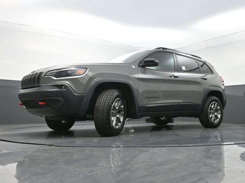 Used 2022 Jeep Cherokee Trailhawk image 25