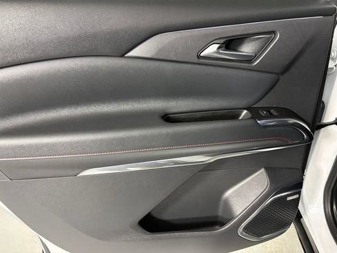 Used 2024 Chevrolet Traverse RS w/ LPO, Floor Liner Package AWD/4WD image 43