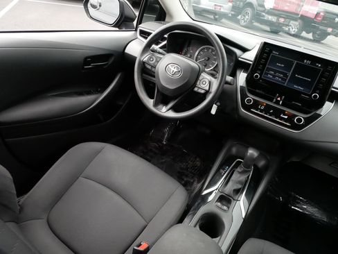 Used 2022 Toyota Corolla LE FWD image 9